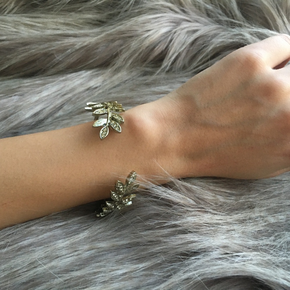 JustFab | Silver Color Leaves Bracelet - Picture 5 of 8